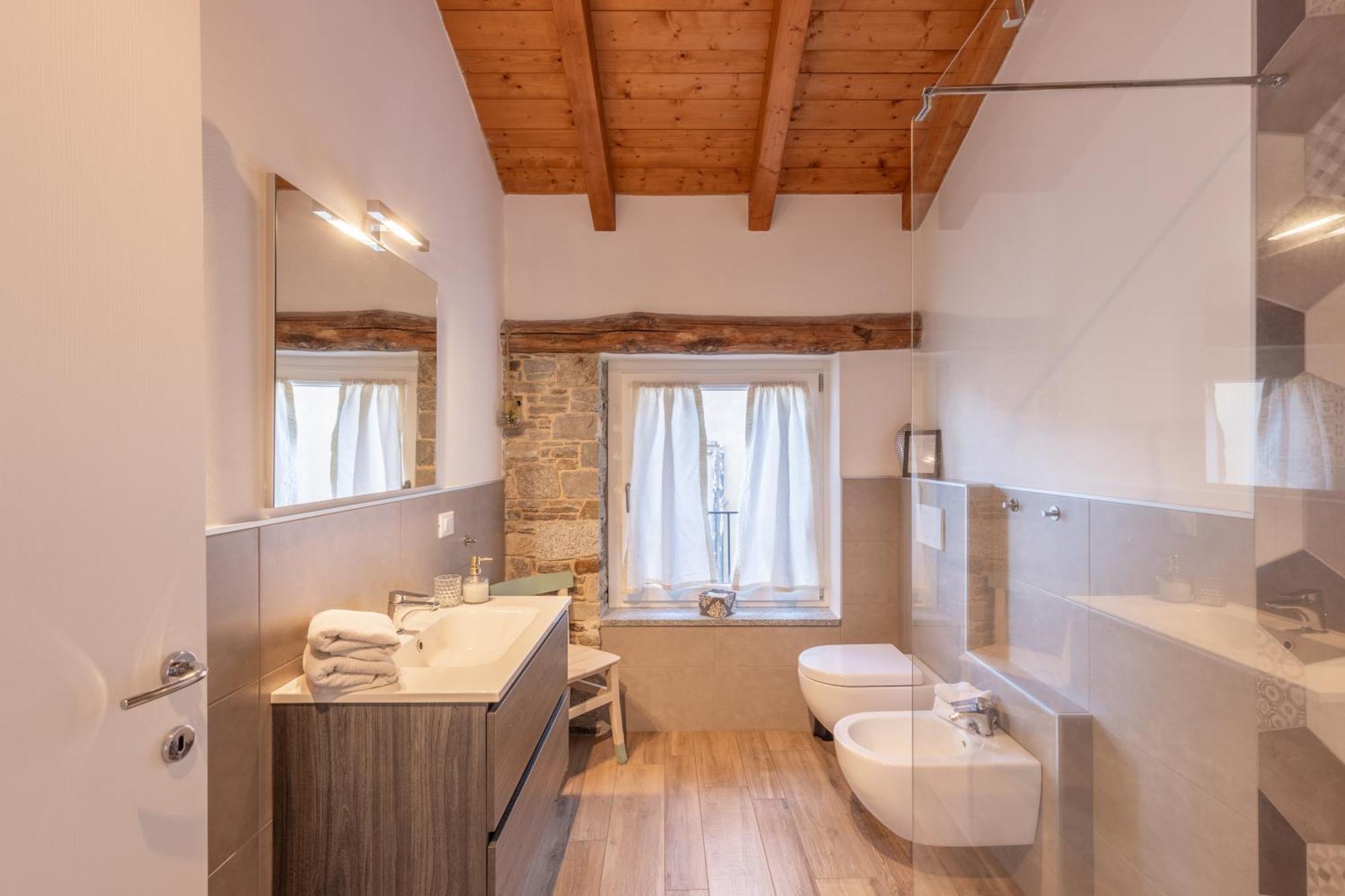 Il Riccio Di Ricciano Bed & Breakfast Casale Corte Cerro Bagian luar foto