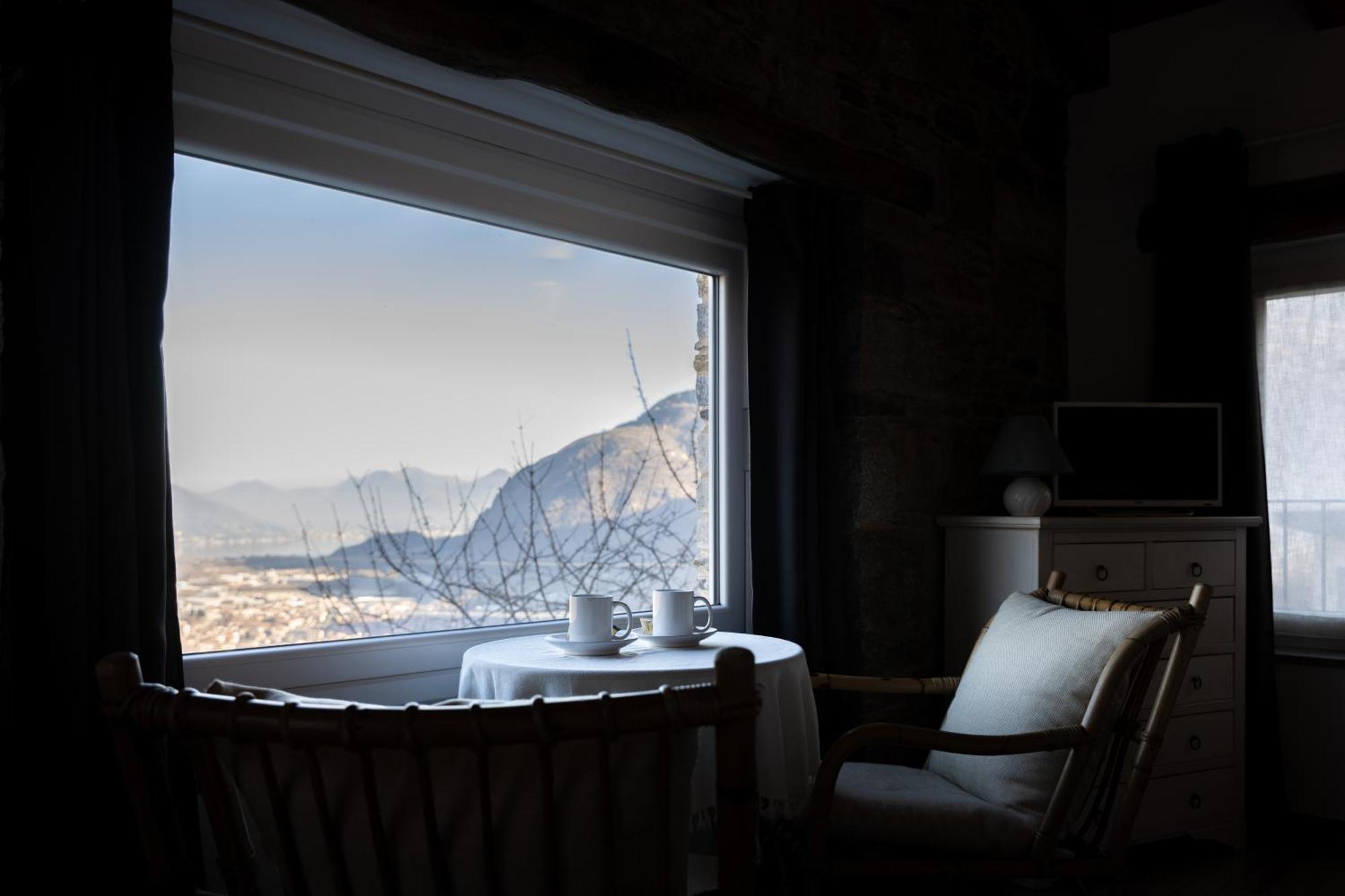 Il Riccio Di Ricciano Bed & Breakfast Casale Corte Cerro Bagian luar foto