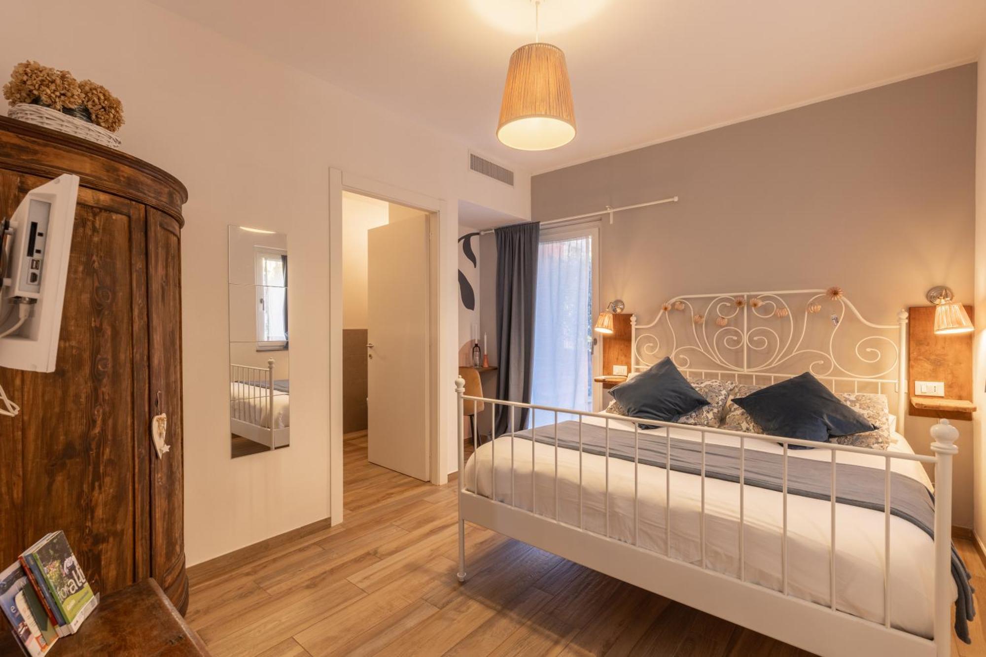 Il Riccio Di Ricciano Bed & Breakfast Casale Corte Cerro Bagian luar foto