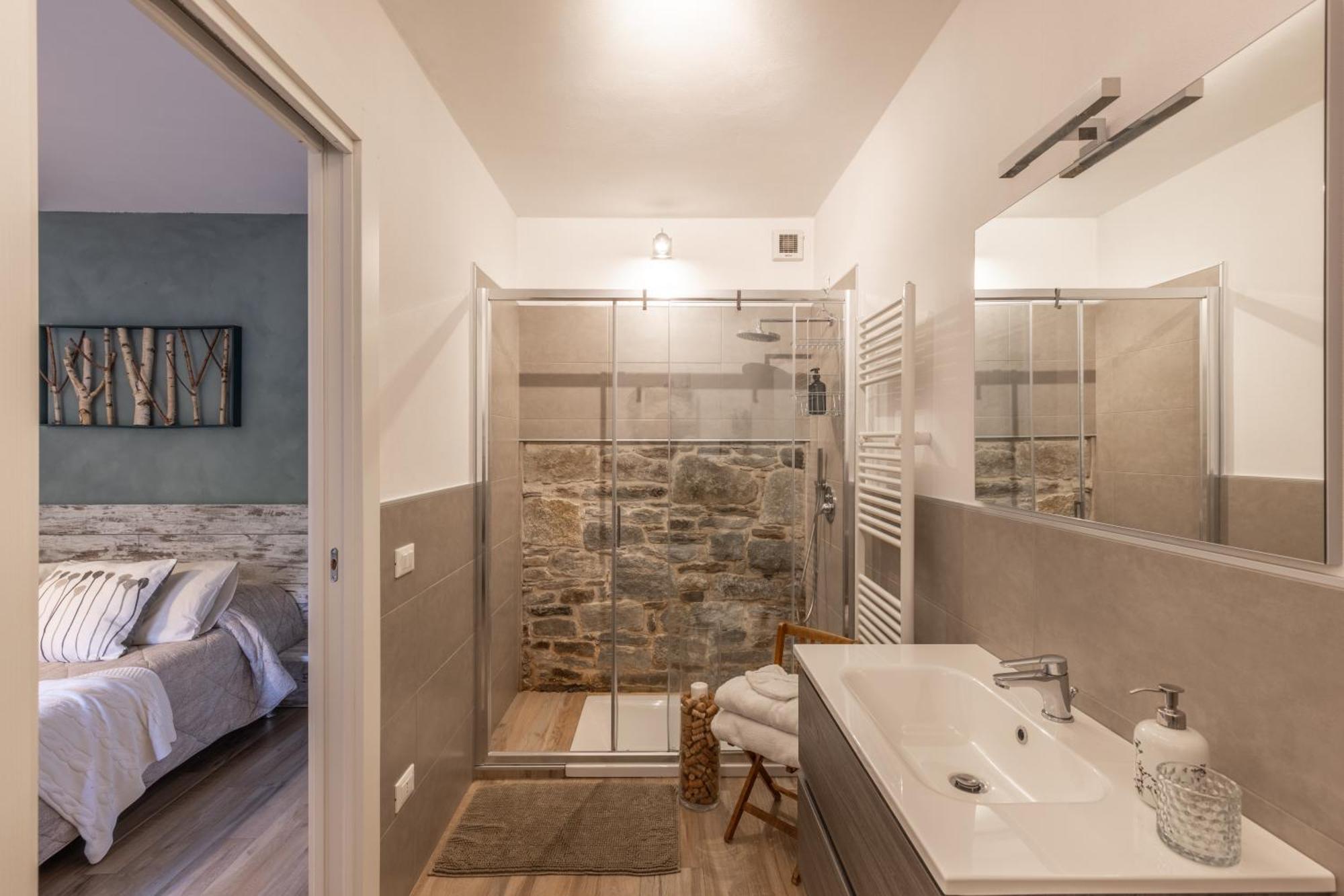 Il Riccio Di Ricciano Bed & Breakfast Casale Corte Cerro Bagian luar foto